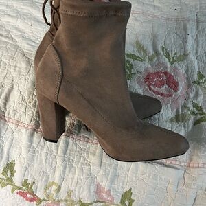 Brown Ankle Boots with Pointed Toe and Block Heel